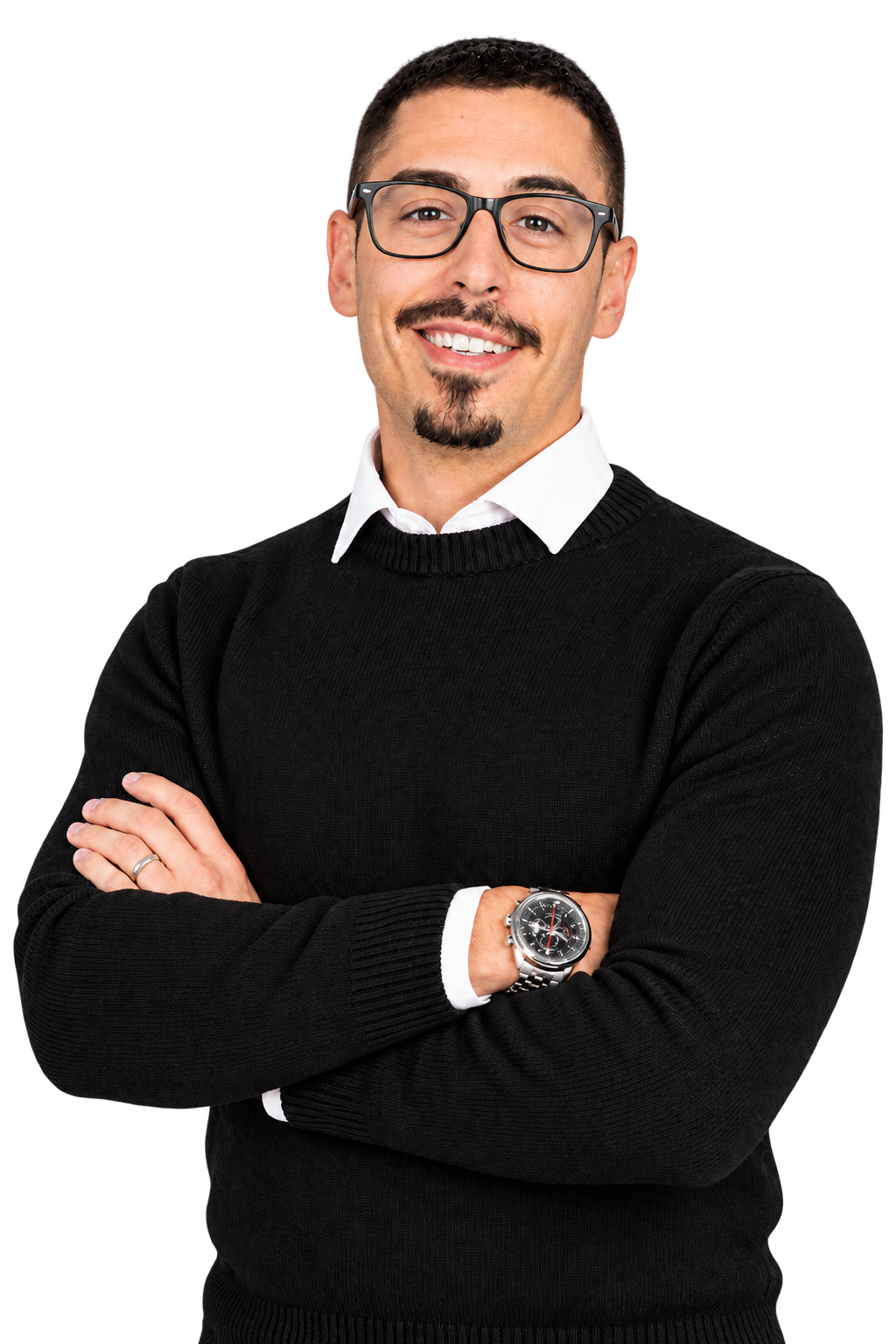 Gianluca, sorridente e con le braccia incrociate